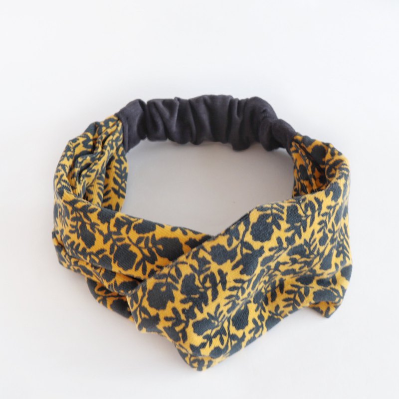 成人的少數Liberty燈芯絨面料之一