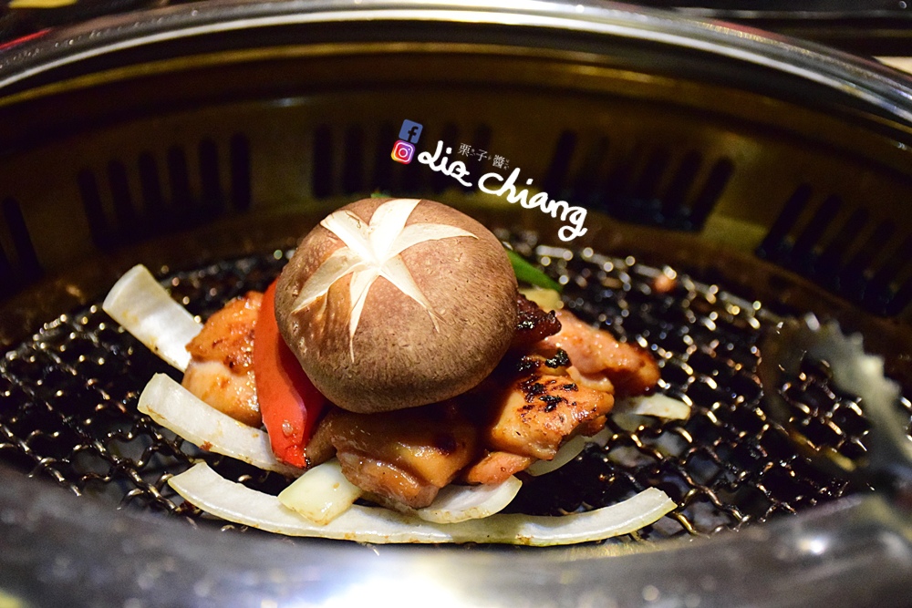 一頭牛燒肉-台中燒烤-清酒DSC_0688Liz開懷大笑看世界.JPG