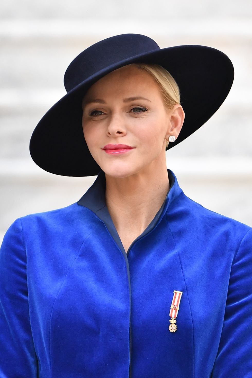 モヒカン 刈りで話題 モナコのシャルレーヌ公妃のヘア遍歴