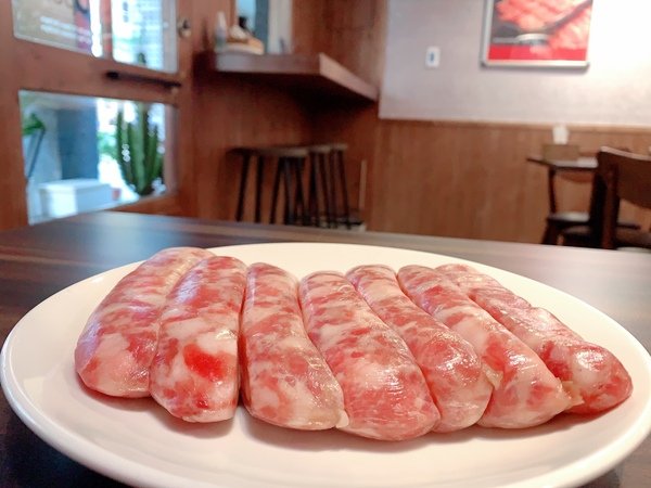 「宅配美食，手工香腸推薦」古法手工製造新鲜温體肉及纯中藥辛香料低溫醃製，垂涎三尺絕品味蕾「原味香腸-醉美味本舖」開箱分享