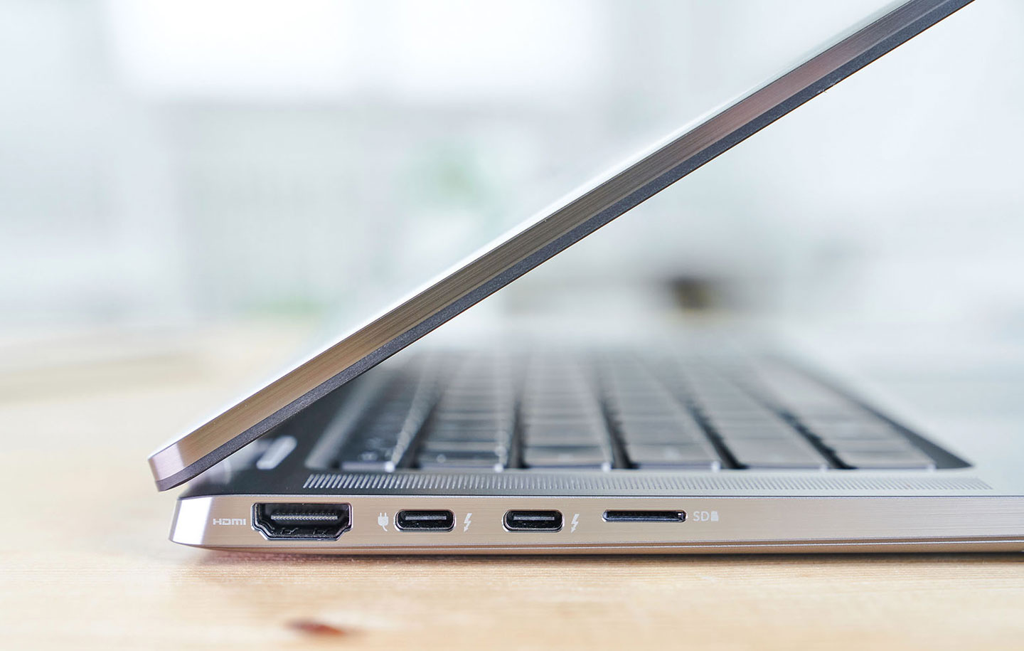 Dell Latitude 9510 開箱與深度評測：高效便攜，極智隨行！選商務筆電不只規格，「懂你」更重要！