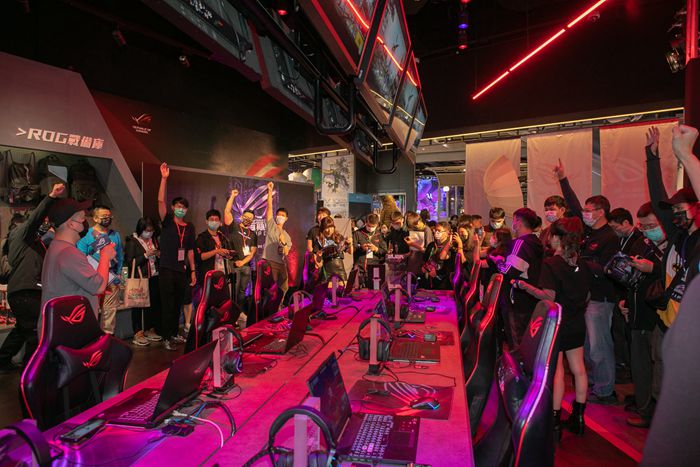 生日當月持有ASUS VIP金卡與ROG護照的會員，註冊ROG產品享三倍回饋點數。