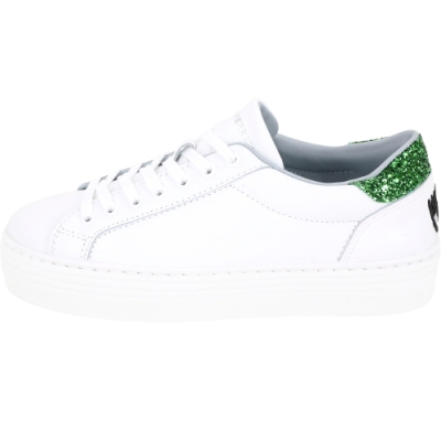 每季必補貨之小白鞋 結合亮眼小細節設計 街頭摩登時尚潮有型 鞋版正常 請購買平常穿著的尺寸