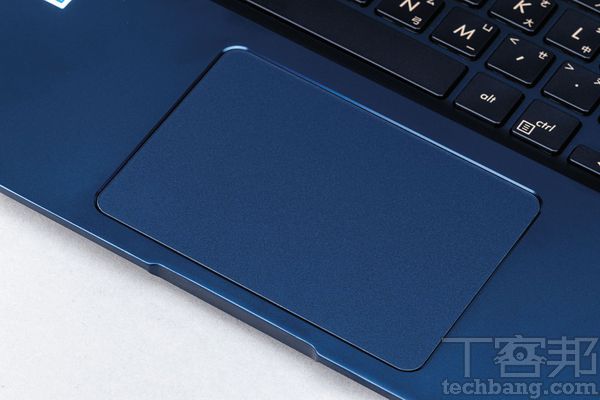 Asus ZenBook 15－ 最小的15吋輕薄筆電