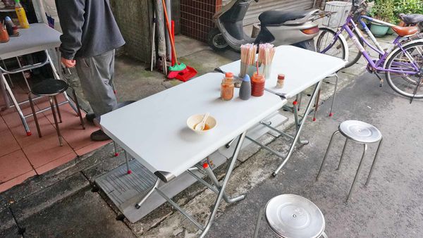 【台北美食】香菇肉羹-隱藏在巷弄裡人潮幾乎不間斷的無名路邊攤小吃店