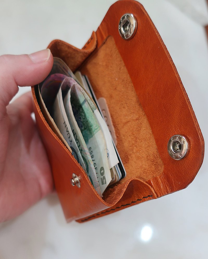 ??? 加關注 享有九折 商品優惠券唷!! ▲隨包附贈天鵝絨束口小袋