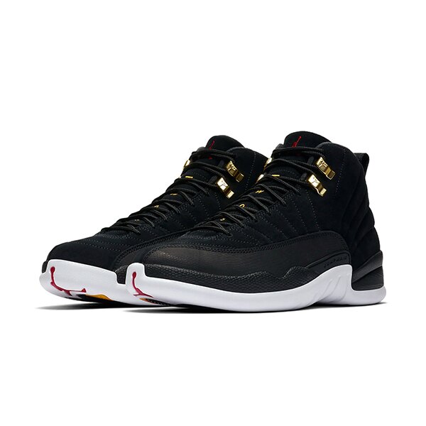 Air Jordan 12 Retro 以 Michael Jordan 於 1996-97 年第五場冠軍賽感冒時所穿的著名球鞋為原始構想，打造全新復古鞋款，從球員到鞋迷都愛不釋手。採用高級全粒面皮革
