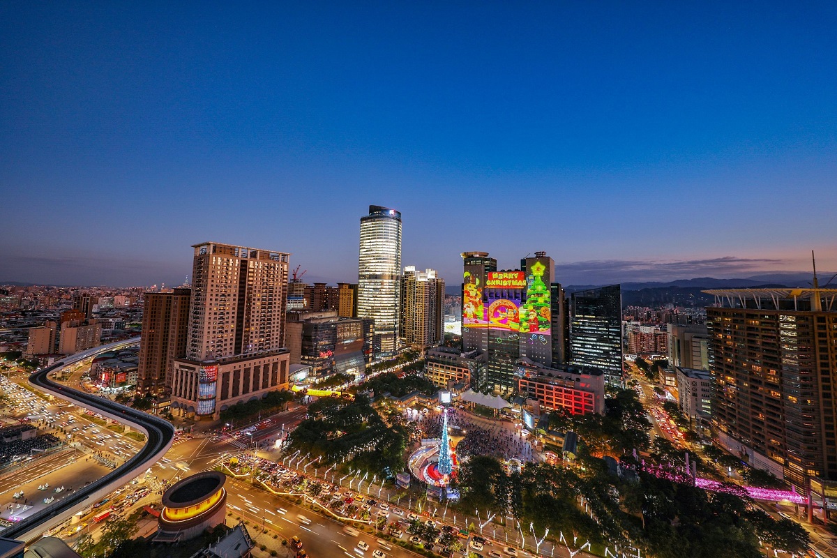 新北歡樂耶誕城;蜘蛛人;3D地景;光雕秀;樂高;積木