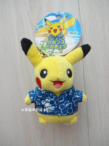 ☆草莓牛奶屋☆日本進口【Pocket Monsters神奇寶貝】皮卡丘玩偶吊飾(花襯衫)