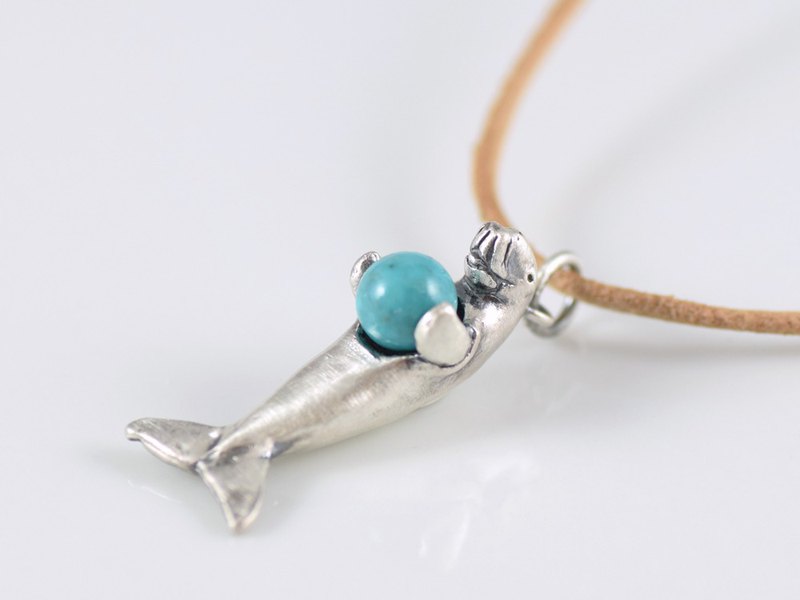 SS系列（石頭和銀色） 可愛的動物和彩色的天然寶石已成為一體！ 動物是由原始物製成，以匹配石頭。 它是從這種思想中誕生的配件，因此您可以更近地享受天然石材。