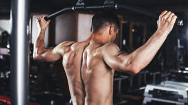 【背肌訓練】一組啞鈴就能操爆你的8種背肌健身動作！