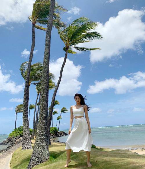 Liburan Di Hawaii Jennie Blackpink Pamer Paha Dan Tato Barunya