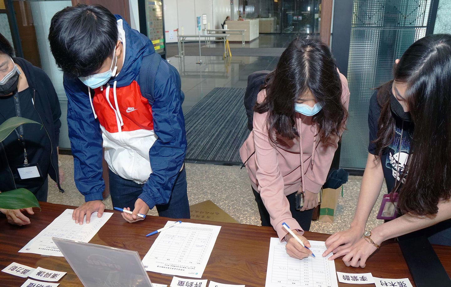 此次活動的形式偏向實境遊戲，所以來報名的年輕族群不少。