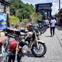 中年大叔熟齡姐姐就愛騎車兜風