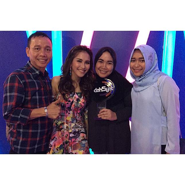 10 Momen Kebersamaan Ayu Ting Ting & Ayah Rozak, Sayang Banget Deh