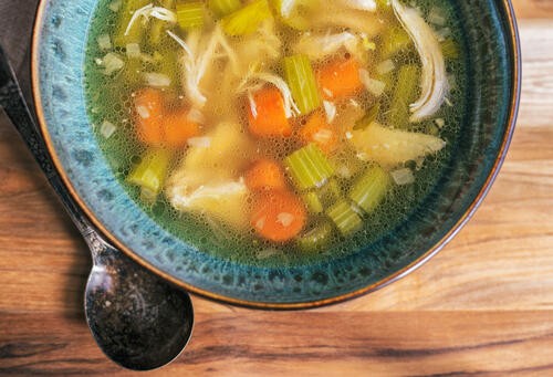 ぜんぶ使って栄養満点 セロリを食べるにはスープがおすすめな理由とおすすめレシピに注目 オリーブオイルをひとまわしニュース