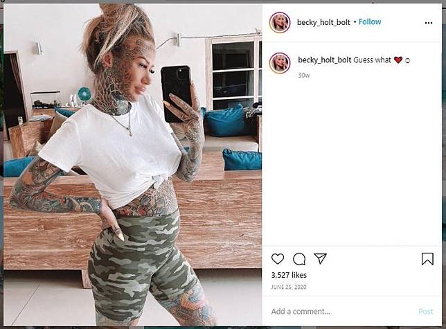 Instagram becky holt Becky Holt