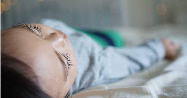 陸8歲弟左眼被插「爆漿」急開刀　但抗疫禁眼科手術苦等30小時