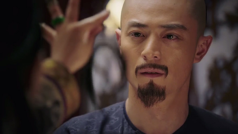 《如懿傳》扇耳光名場面11：乾隆一巴掌讓如懿「斷髮為祭」