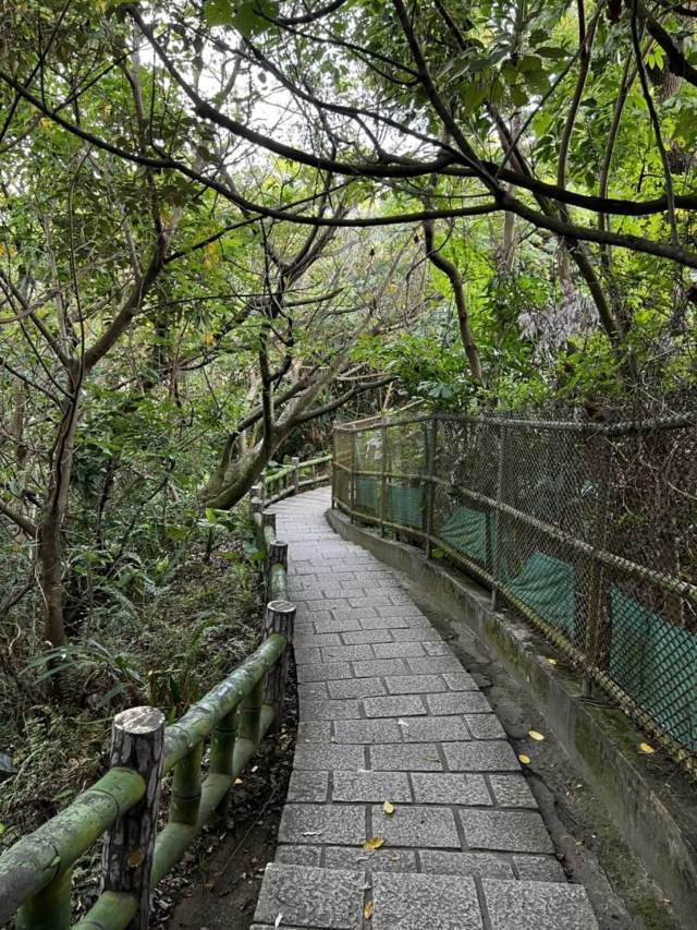 軍艦岩 親山步道