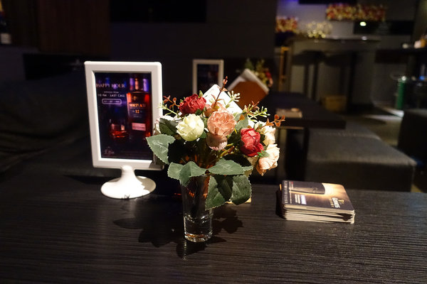 台北餐酒館聚餐-Elfin精靈餐酒館，超好拍IG網美餐酒館，水準之上的酒吧餐點，調酒超好喝的台北酒吧餐廳，台北調酒餐廳推薦