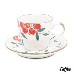 ◎日式手繪風格帶出生活品味|◎陶瓷易清洗堅固耐用|◎種類:咖啡杯/西式茶杯主材質:陶瓷材質說明:陶瓷容量(ml):150ml杯蓋/杯碟:有杯碟風格元素:花草顏色:白色系,紅色系產地:中國體驗:可體驗