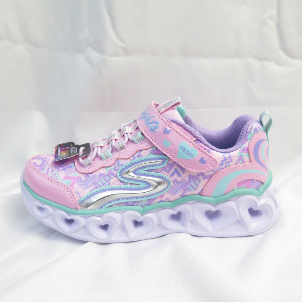 #Skechers #中童鞋 #魔鬼氈 #HEART #LIGHTS門市同步販售，請先詢問庫存！◇所有商品皆100%公司正品，販售商品皆開立發票開立的則為電子發票，敬請安心選購◇本賣場商品照片均為本賣