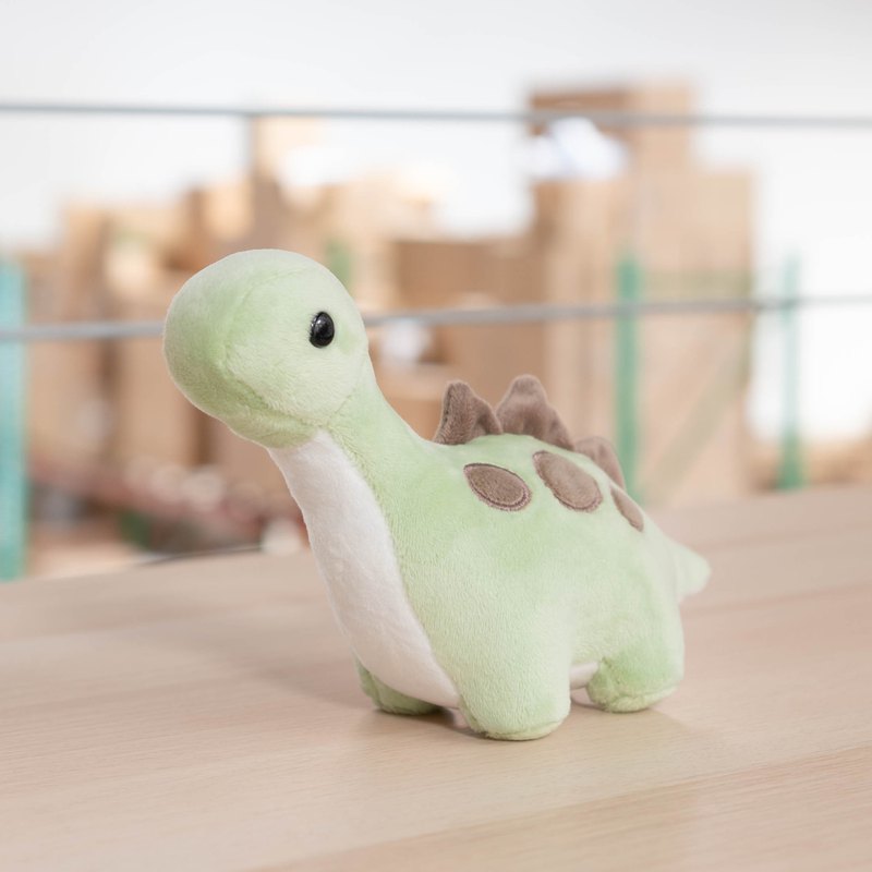 Mini Bellzi®恐龍絨毛動物 Bronti 小長頸龍 Bellzi®設計：Bellzi®的動物們都超級柔軟、令人喜愛、無法隱藏的可愛！每一個角色都是原創設計，使用最柔軟、品質最好的絨毛布料，創