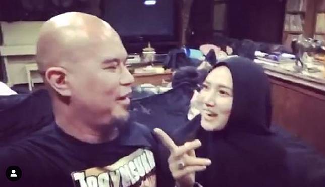 Mulan Jameela memprotes cara Ahmad Dhani melakukan endorse di Instagram. Instagram ahmadhaniofficial