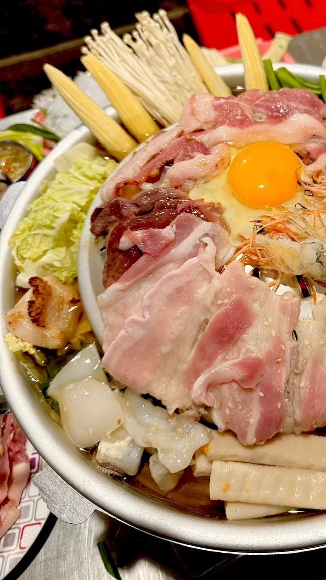 หมูกระทะที่จริงใจ ตลาดลานสบาย