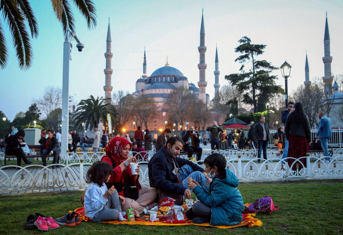 Рамадан в стамбуле 2024. Рамадан Стамбул. Стамбул Рамадан фото. Ramadan in Istanbul.