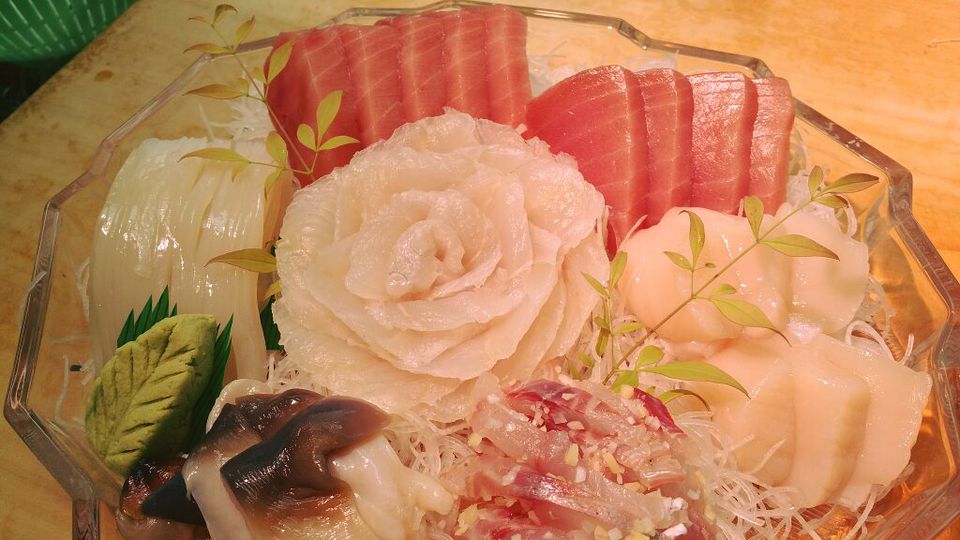 毎週土曜日マグロ全品100グラム100円引き