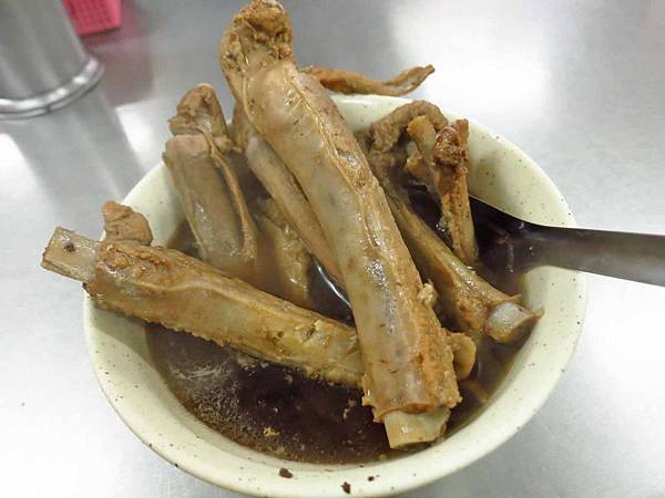 【板橋美食】財哥藥燉排骨-在地人極力推薦的藥燉排骨湯 【板橋美食】財哥藥燉排骨-在地人極力推薦的藥燉排骨湯