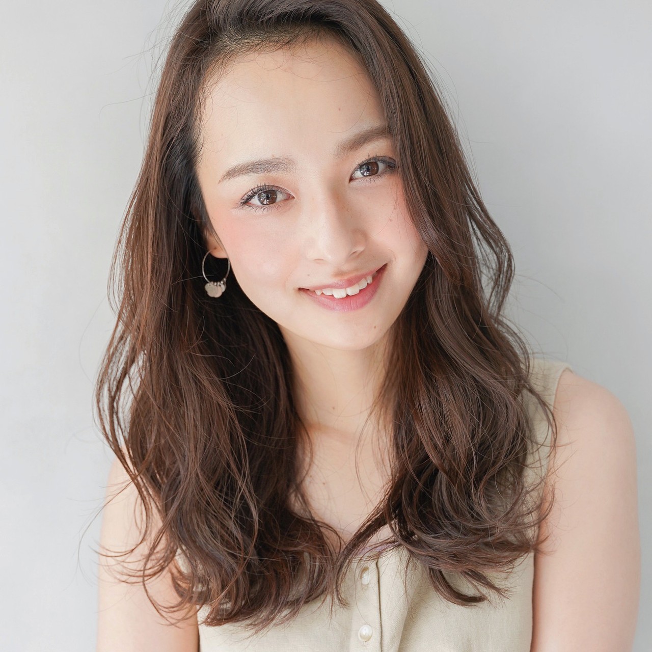 ロングヘアのままおしゃれにイメチェンしよう