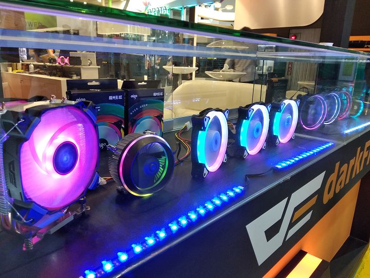 Computex 不能沒有 RGB！從鍵盤、機殼、主機板到風扇都要閃亮，一次看完展場中炫麗的「光害」產品