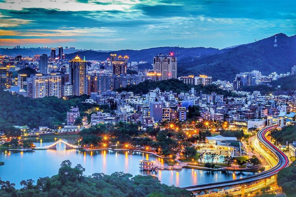 台北登山步道-內湖龍船岩步道