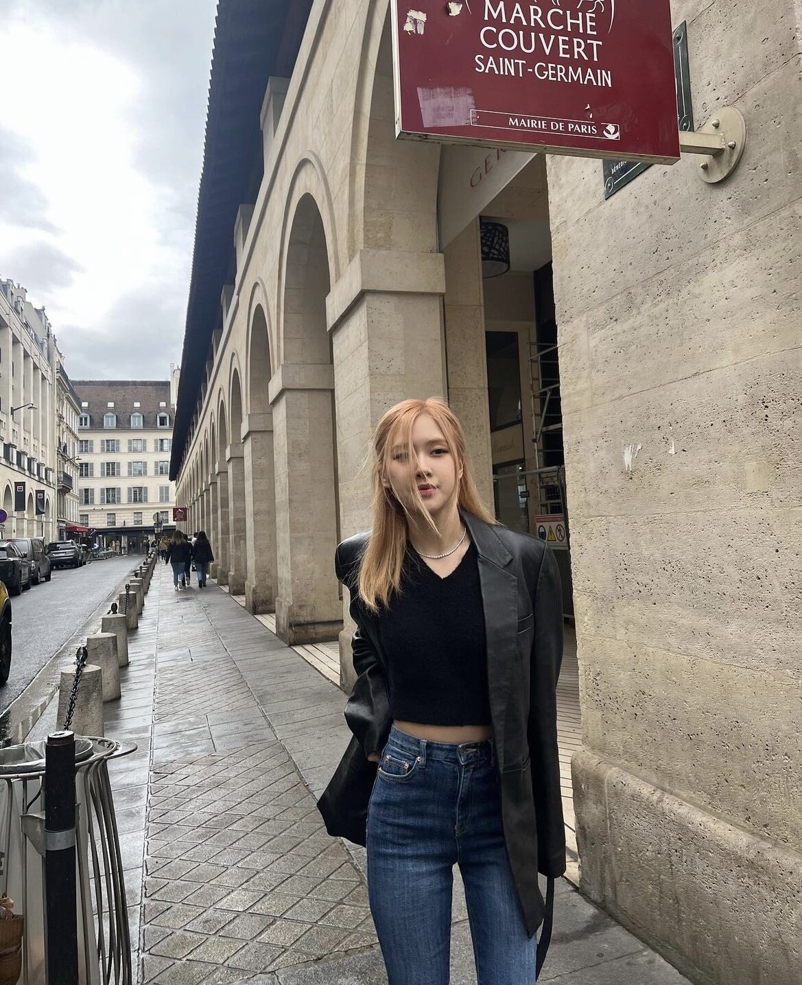 2023秋冬穿搭必備單品＆搭配小訣竅：怎麼穿出質感？「這種外套」Blackpink私下都在穿!