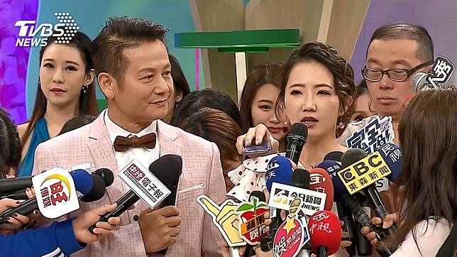 睽違4個月之後，謝忻復出和徐乃麟主持節目。(圖／TVBS)