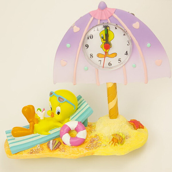 崔弟鳥沙灘鐘 ~~限量版~~ 沙灘上悠閒的崔迪鳥可愛的擺飾令人愛不釋手 兼具實用與美化功能~~ 材質poly 尺寸:15x6x15cm