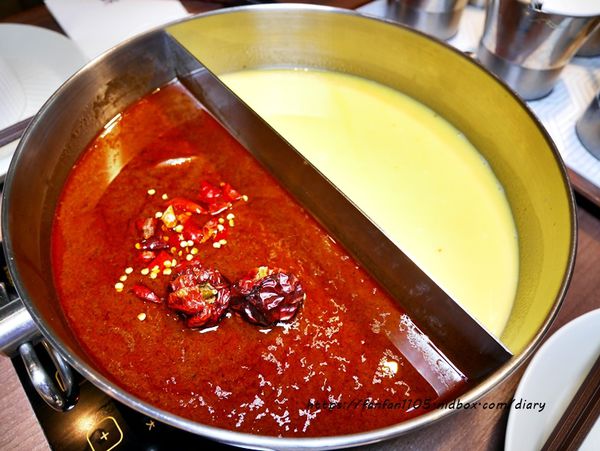 板橋火鍋【瀧鍋物製造所】質感裝潢 嚴選食材 #A5和牛 #肥美海鮮 #必點起司牛奶鍋 #板橋站 (18).JPG