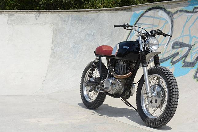 Yamaha Sr500 Scrambler Kelihatan Rapi Pakai Lampu Sein Super Mungil Gridoto Line Today