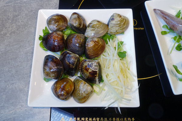 1+1鍋物信義旗艦店，ATT 4 FUN火鍋推薦，雙主餐的東區平價小火鍋(含1+1鍋物訂位、菜單、開幕優惠)