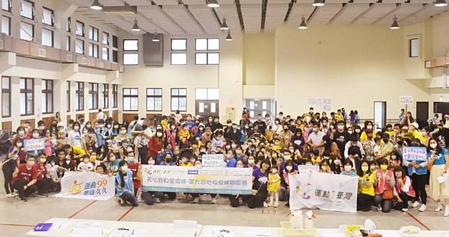 心路基金會今(4/15)日在新竹市身心障礙者就業綜合大樓5樓，舉辦第九屆早療兒童地板滾球聯誼賽，邀請台北市、新北市、桃園市及新竹市6家早療中心孩童及其家長參加。(圖／心路基金會新竹分會提供) 