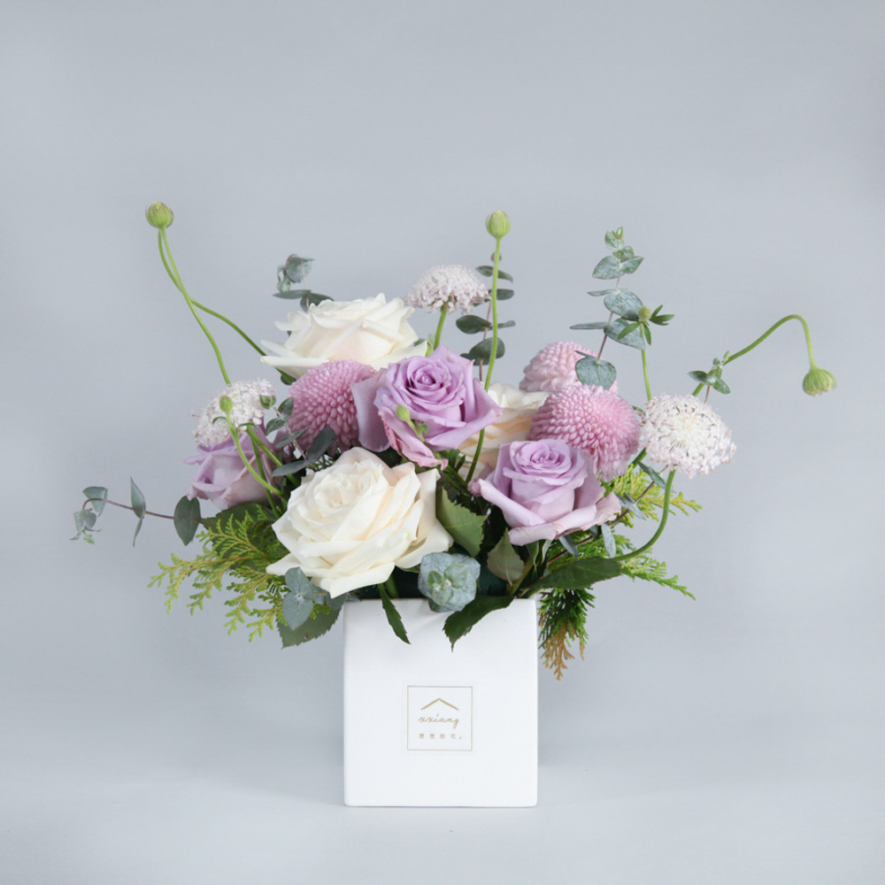 花藝設計︱婚禮佈置︱商業佈置︱誌慶花籃︱教學課程︱證照取得︱【品牌理念】植藝∣取材自然、專注習作，呈現您想的最美好一刻設計∣全心探索、超越期待，永遠幫你一起多想半步拾花∣都市拾花、一點改變，轉念築一處