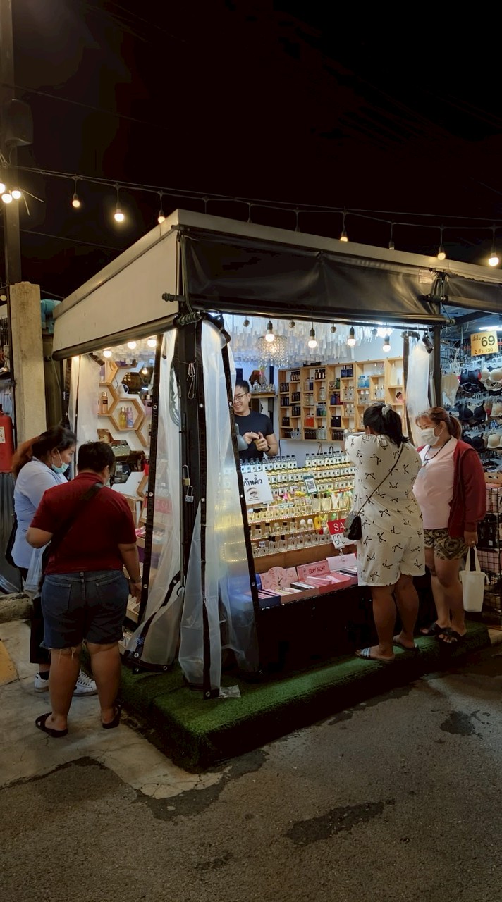 ร้านน้ำหอมตลาดแบล็คมาร์เก็ต Monta