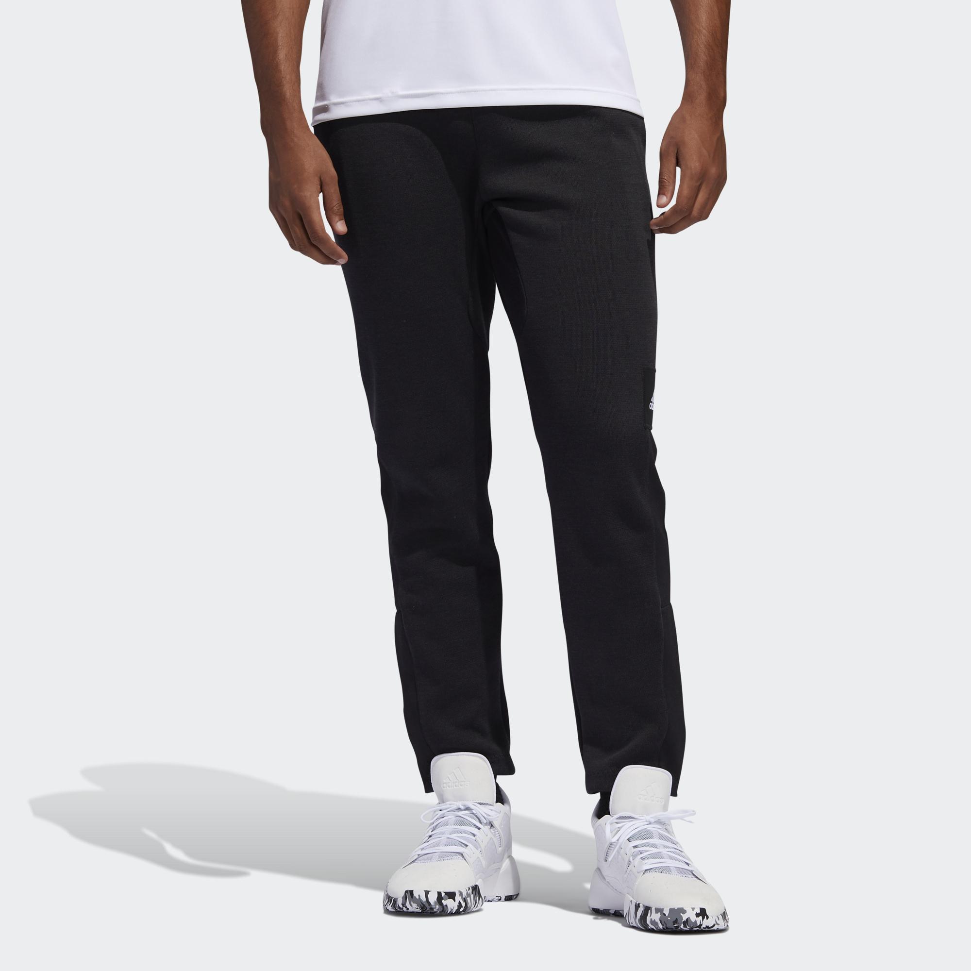 百搭實穿的輕量籃球長褲