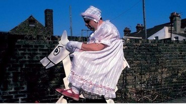 大叔扮幼兒～攝影師用鏡頭告訴你什麼是「幼稚僻」？