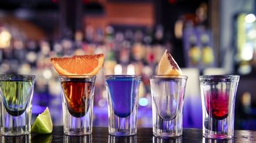終於有理由大口喝酒了！外國研究證明適量飲用這6款酒，可提升人體健康！