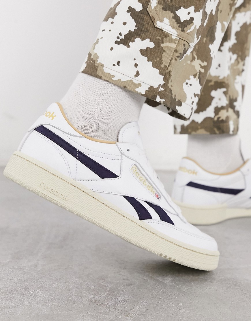 Trainers by Reebok Unboxing potential: considerable Lace-up design Branded tongue and cuff Padded fo