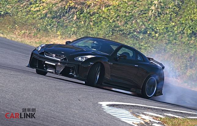橫著走 才厲害 Nissan Gt R另類 後驅改 Carlink鏈車網 Line Today